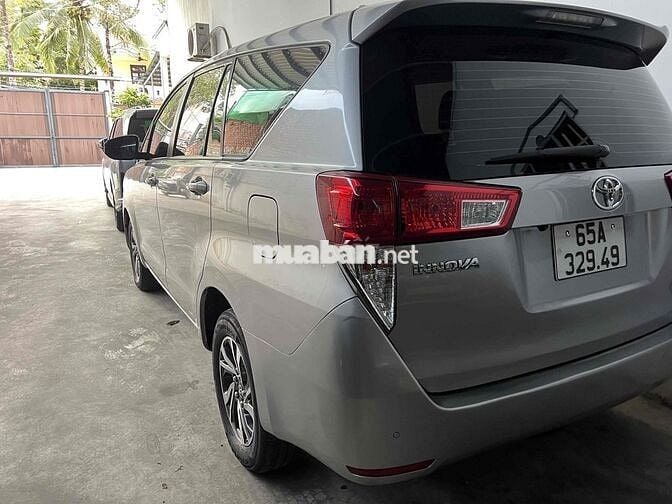 Toyota Innova 2021 2.0E - 102000 km