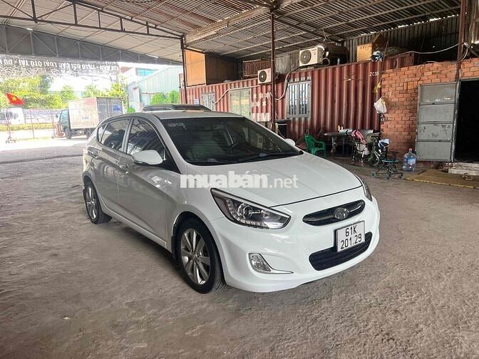 Hyundai Accent 2015 1.4 AT Hatchback - 98000 km
