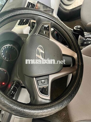 Hyundai Accent 2015 1.4 AT Hatchback - 98000 km
