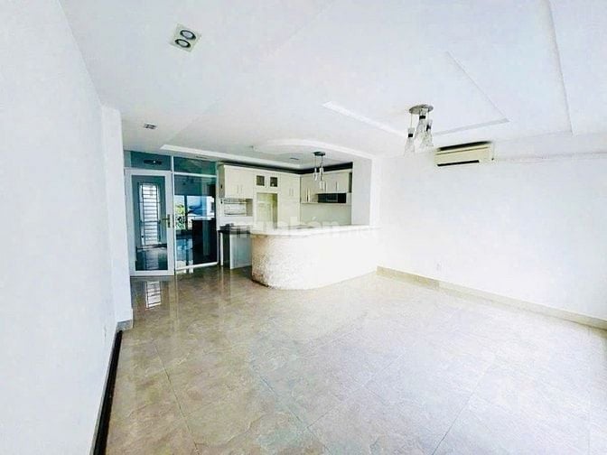 Siêu Phẩm nhà đẹp khu đường Hoa, Phú Nhuận .Ngang 5m, có hầm - giá 35 
