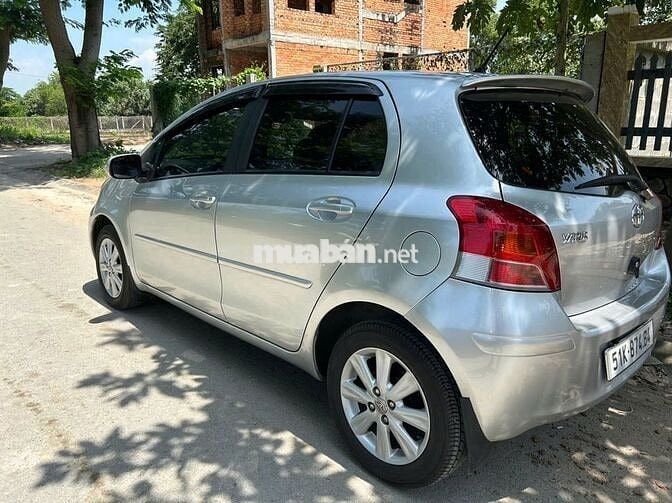Toyota Yaris 2011 1.5 AT nhập khẩu xe cực chất