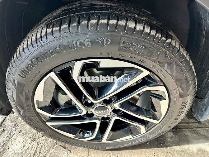Kia Carens 2023 1.5G Luxury - 20000 km