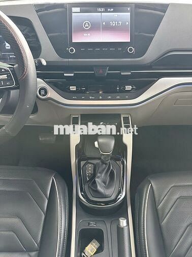 Kia Carens 2023 1.5G Luxury - 20000 km