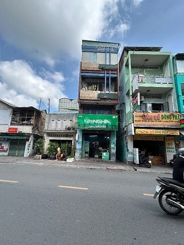 Bán nhà MT 18 Tô hiến Thành Q 10. DT 4.2 dài 20 nở hậu 8 m, giá 31 tỷ