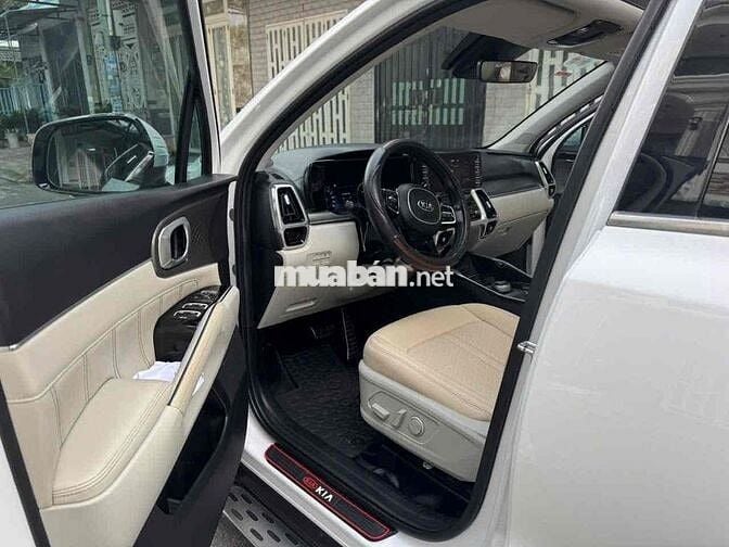 Kia Sorento 2022 Premium 2.2 AT AWD - 42000 km