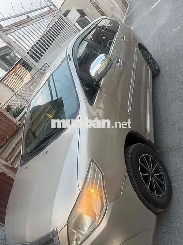 Toyota Innova 2014 2.0J - 130000 km