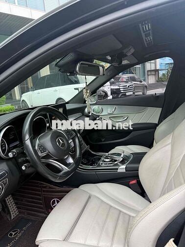 Mercedes Benz C Class 2016 C300 AMG - 120000 km
