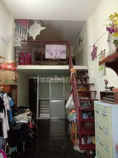 Nhà trung tâm quận 4, trong hẻm, yên tĩnh. 