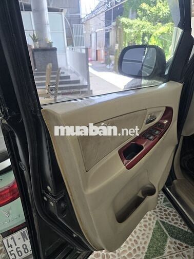 Toyota Innova 2006 G - 250 km