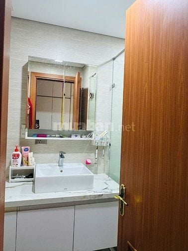 Cần tiền bán gấp căn 2 ngủ Goldmark City full nội thất 