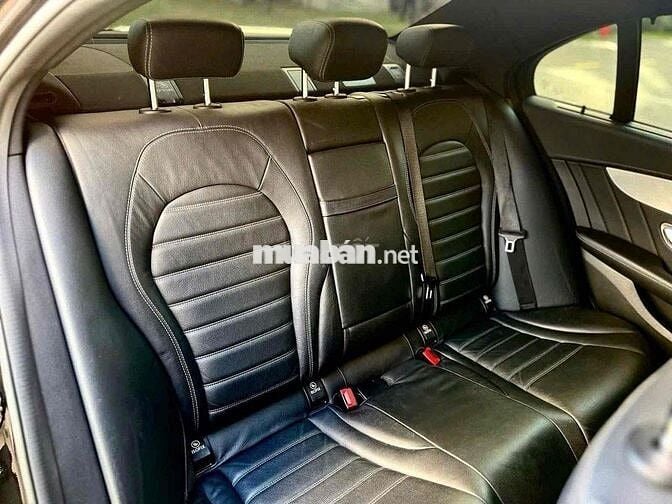 Mercedes Benz C Class 2018 C300 AMG - 70000 km