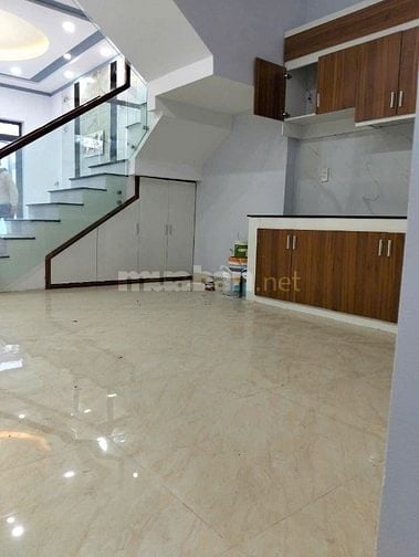 Bán nhà mặt tiền 90m2 Hoàng Phan Thái sổ riêng cách chợ Bình Chánh 200