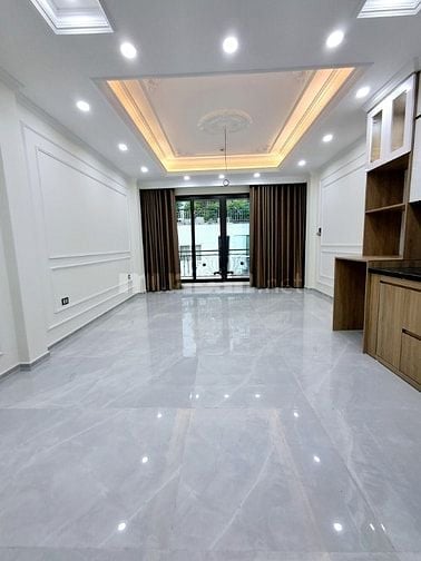 Nhà Vĩnh Phúc -Ba Đình - 8 tầng thang máy -thông sàn -ô tô tránh - KD