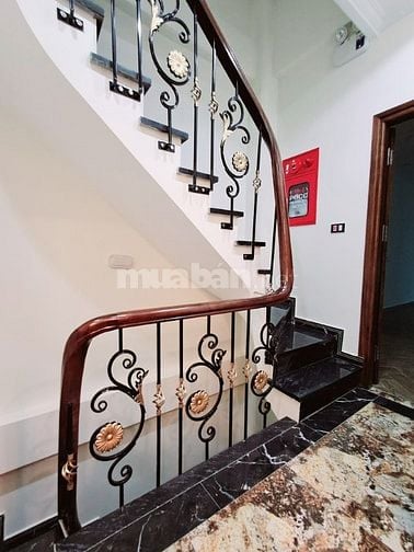 Nhà Vĩnh Phúc -Ba Đình - 8 tầng thang máy -thông sàn -ô tô tránh - KD