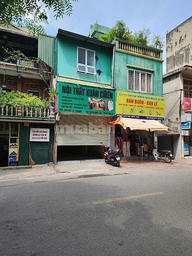 Chính chủ đứng tên sổ đỏ bán nhà đất số 143 mặt phố Đê La Thành, phườn