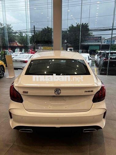 MG MG5 2024 - 10 km