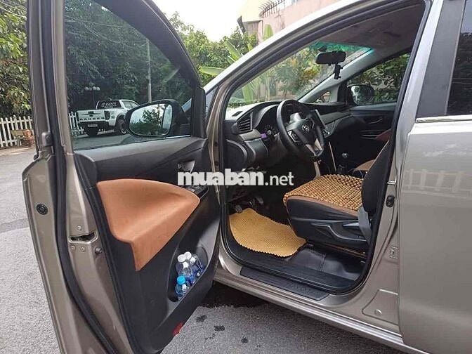GĐ cần bán Toyota Innova 2017 số sàn
