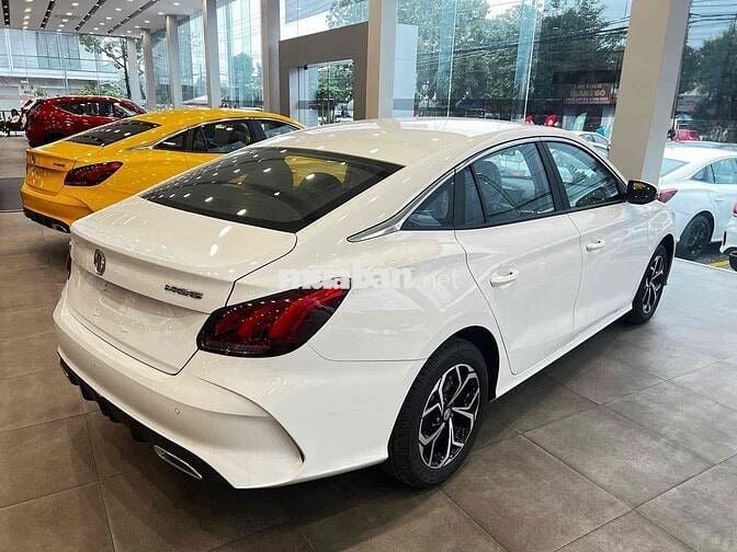 MG MG5 2024 - 10 km