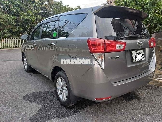 GĐ cần bán Toyota Innova 2017 số sàn