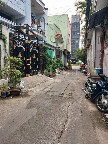 Nhà 3 tầng cho thuê, gần chợ, gần trường học, gần công viên văn hóa Đầ