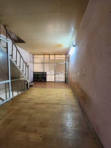 Chính chủ đứng tên sổ đỏ bán nhà đất số 143 mặt phố Đê La Thành, phườn
