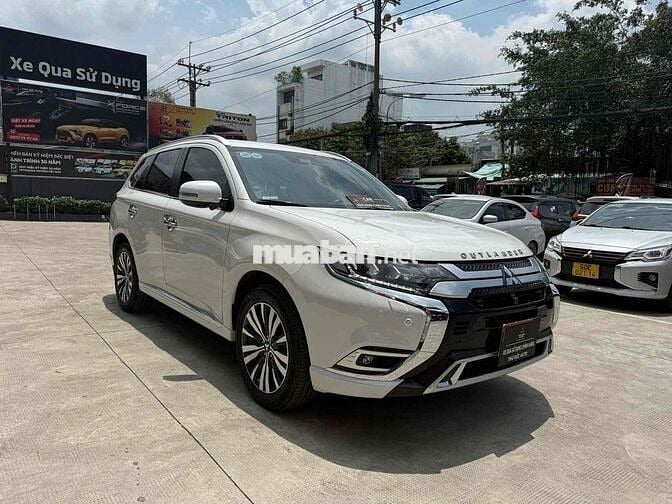 Mitsubishi Outlander 2022 2.0 CVT Premium - 45000