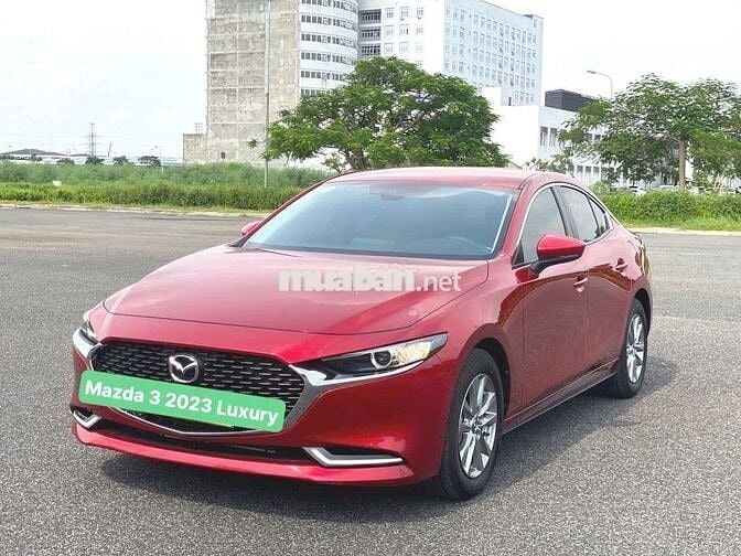 Mazda 3 2023 1.5L Luxury - 12000 km