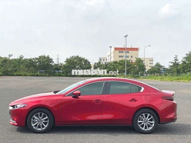 Mazda 3 2023 1.5L Luxury - 12000 km