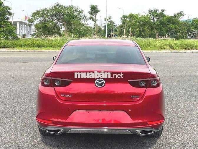 Mazda 3 2023 1.5L Luxury - 12000 km