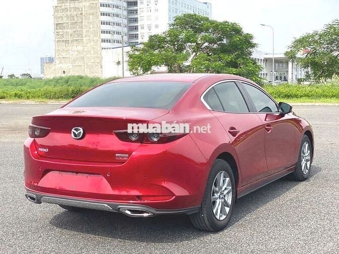 Mazda 3 2023 1.5L Luxury - 12000 km