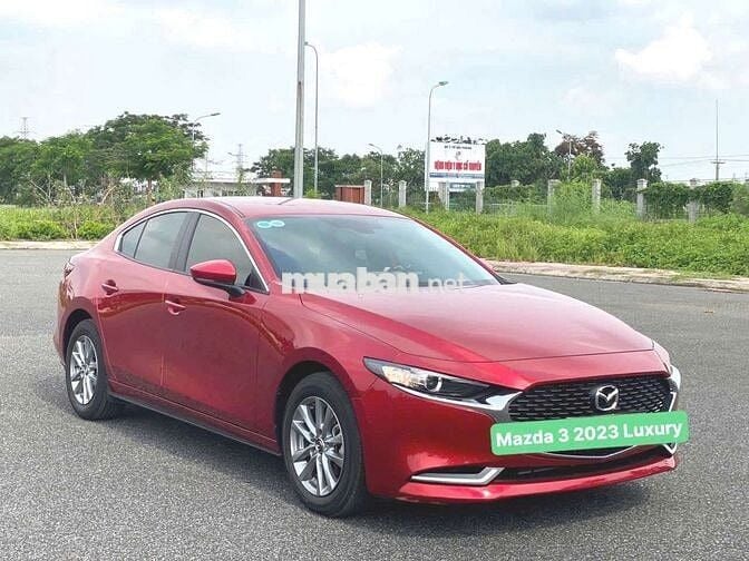 Mazda 3 2023 1.5L Luxury - 12000 km