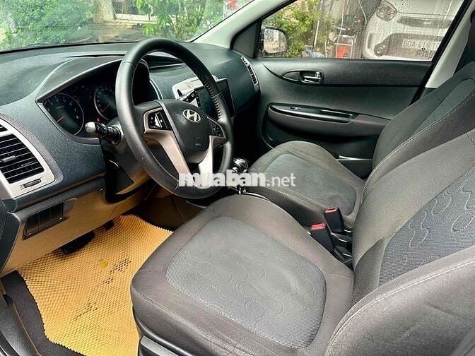 Hyundai i20 2011 1.4 AT - 111111 km