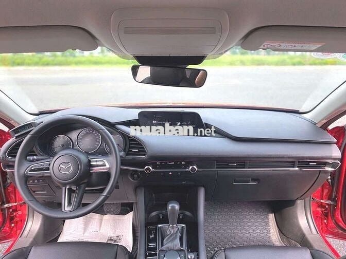 Mazda 3 2023 1.5L Luxury - 12000 km