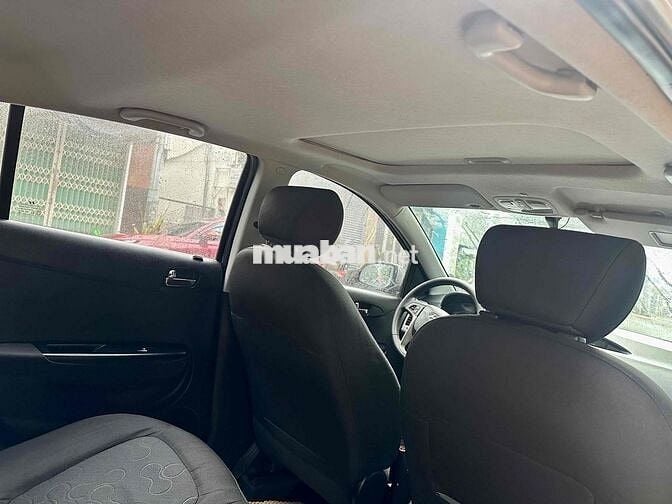 Hyundai i20 2011 1.4 AT - 111111 km