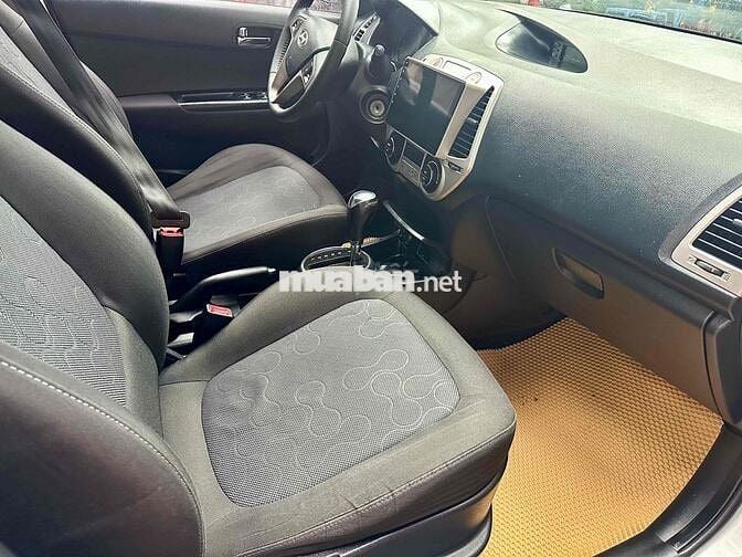 Hyundai i20 2011 1.4 AT - 111111 km