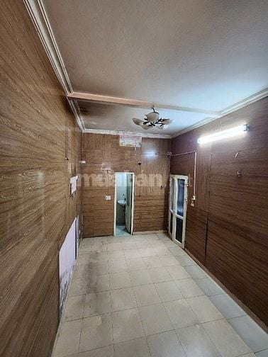 Chính chủ đứng tên sổ đỏ bán nhà đất số 143 mặt phố Đê La Thành, phườn