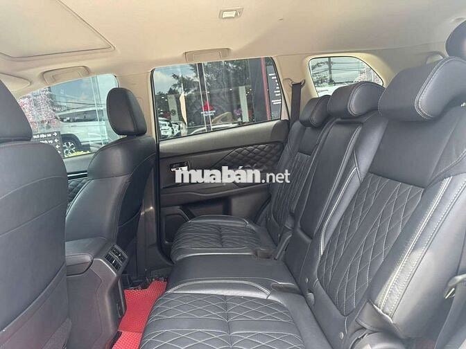 Mitsubishi Outlander Premium 2022 Trắng - Odo 46k
