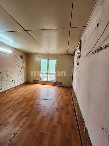 Chính chủ đứng tên sổ đỏ bán nhà đất số 143 mặt phố Đê La Thành, phườn