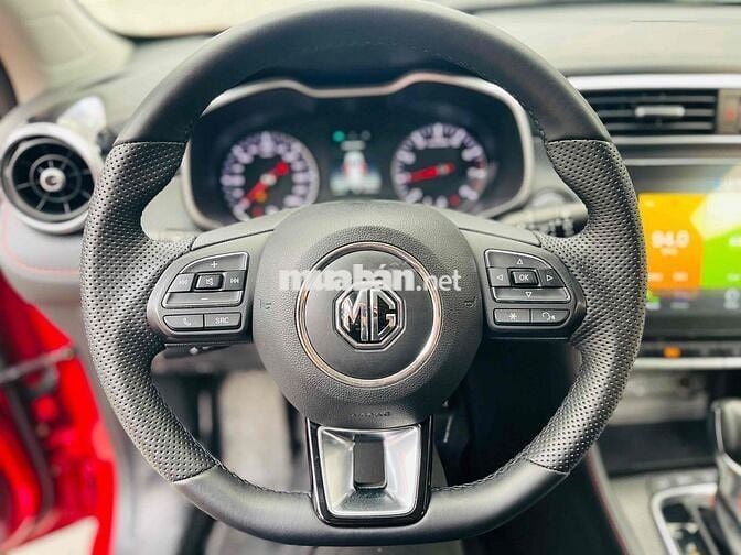 MG ZS 2024 Luxury 1.5 AT 2WD - 14000 km