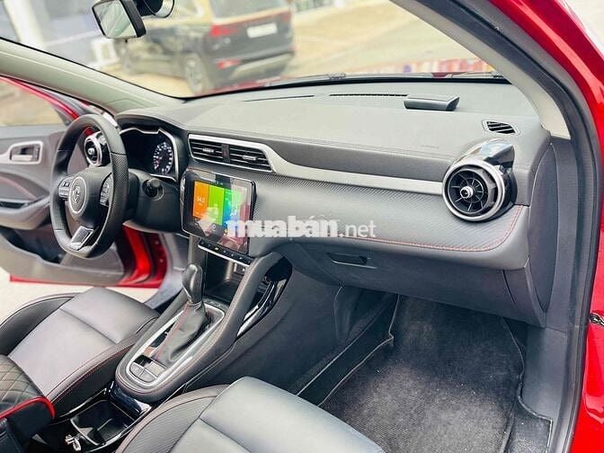 MG ZS 2024 Luxury 1.5 AT 2WD - 14000 km