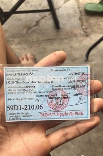 Mình cần bán xe Airblade đỏ đen 8tr5