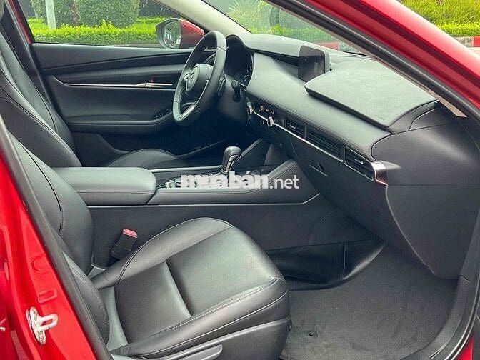 Mazda 3 2022 1.5L Luxury - 50000 km