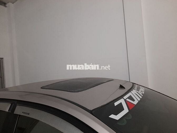 Ford Focus 2.0 số sàn