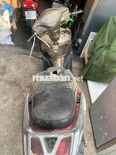 xe máy honda như hình để lâu, không chạy được