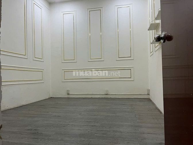 Chính chủ cho thuê MTKD 37 Hồ Bá Kiện, Quận 10, DT: 8x16, DTSD 500m2.