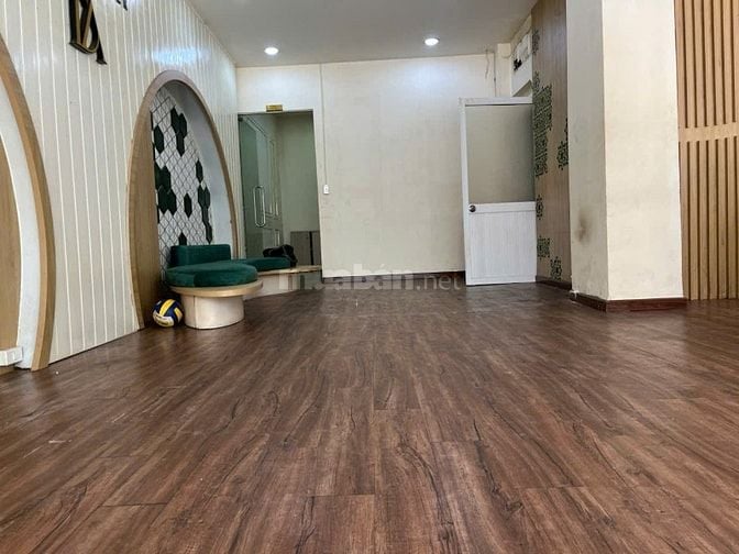 Chính chủ cho thuê MTKD 37 Hồ Bá Kiện, Quận 10, DT: 8x16, DTSD 500m2.
