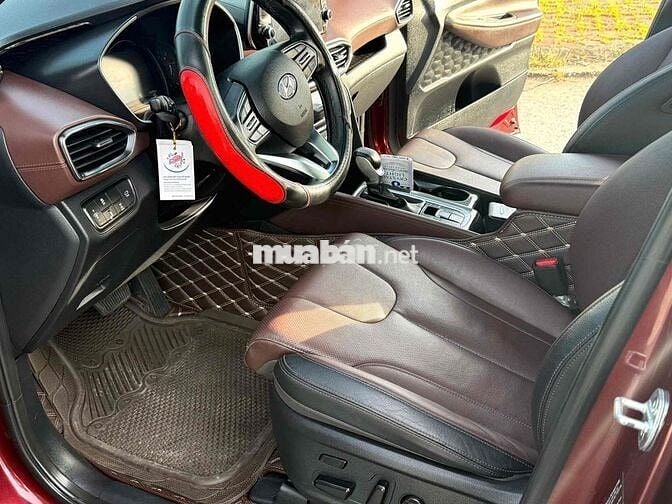 Hyundai Santa Fe 2019 2.2D Premium - 78000 km