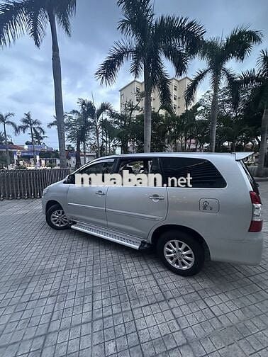 Toyota Innova 2012 2.0V - 200000 km
