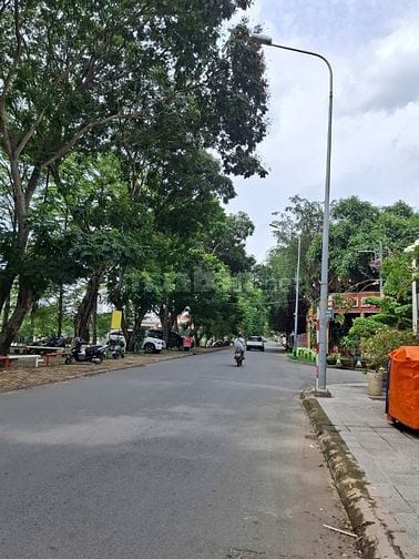 Bán nhà mặt tiền đường 52 Bình Trưng Tây Quận 2 giá 24 tỷ
