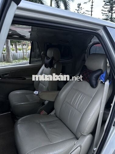 Toyota Innova 2012 2.0V - 200000 km